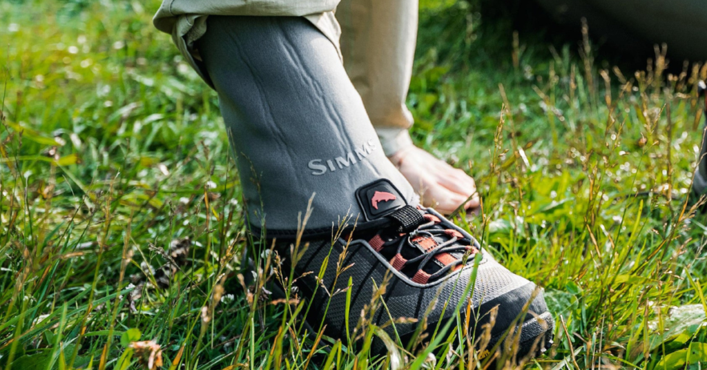 Neoprene socks for hiking on sale